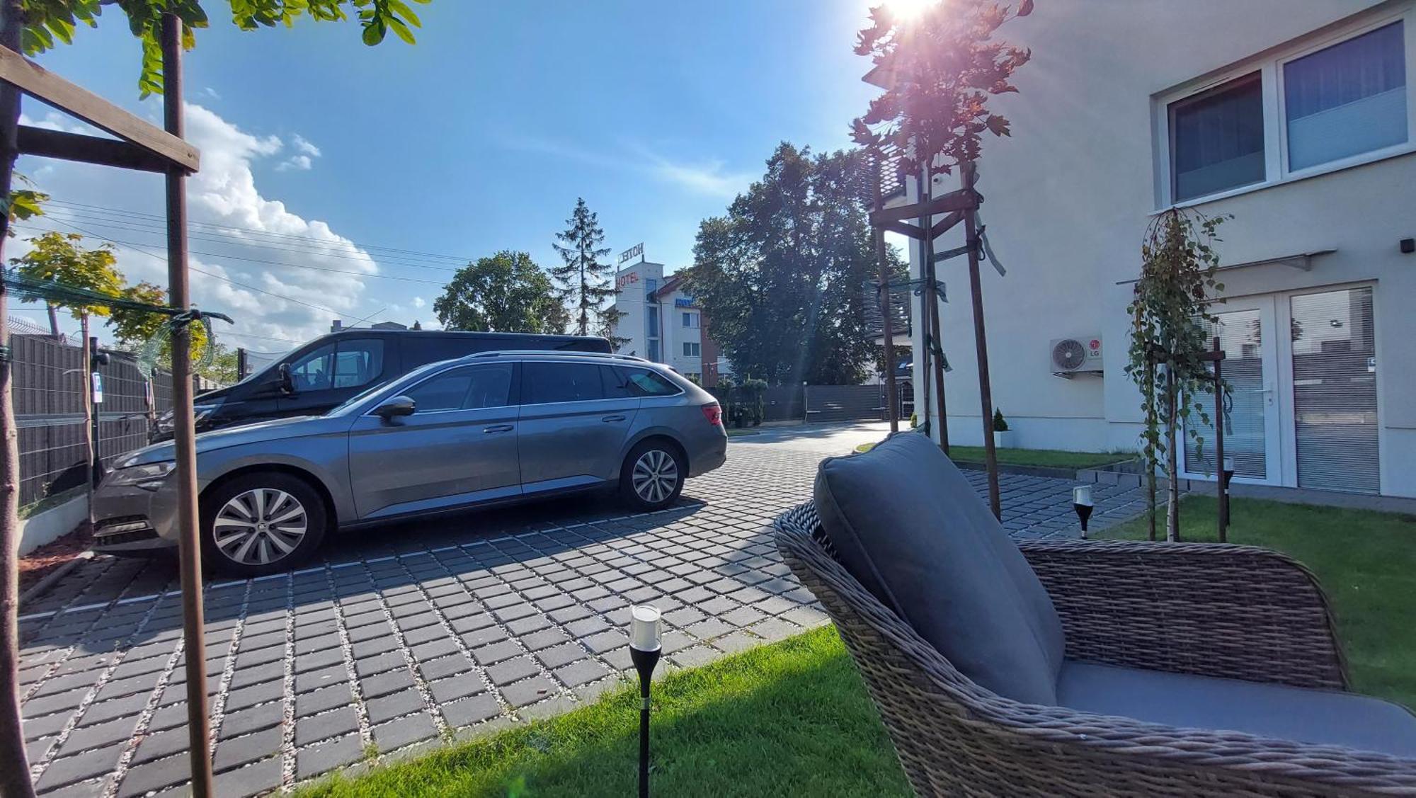 Apartment Goldenapart -apartamenty Z Dwiema Sypialniami, Basen