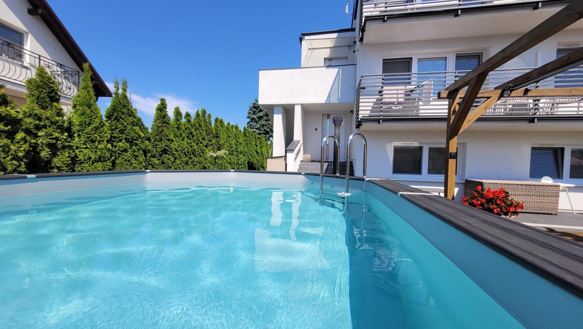 Apartment Goldenapart -apartamenty Z Dwiema Sypialniami, Basen